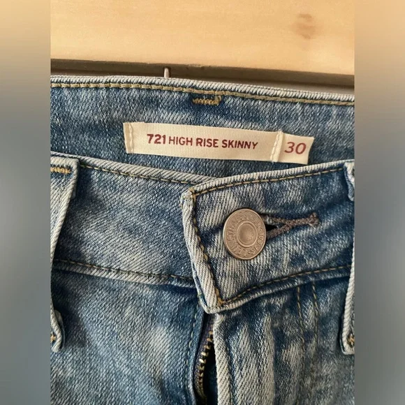 Levi’s 721 High Rise Skinny Medium Indigo Stonewash - Picture 5 of 8
